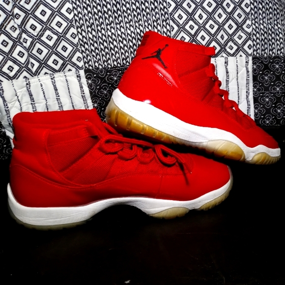 Jordan retro 11 (red) win like 96